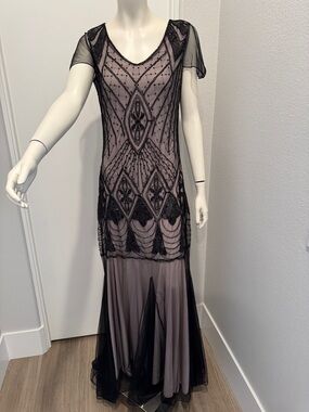 Vintage-Inspired 1920s Sequin Mermaid Evening Dress - Black and Blush